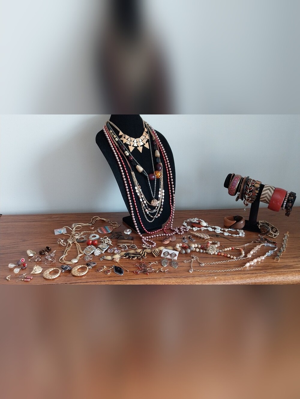 Vintage Women's Fashion Jewelry - Amber, Gold & Wood Tones - Picture 8 of 11